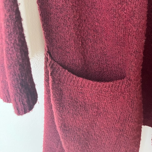Cozy maroon sweater - Picture 3 of 4